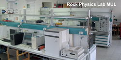 The study program also offers a Rock Physics Lab.