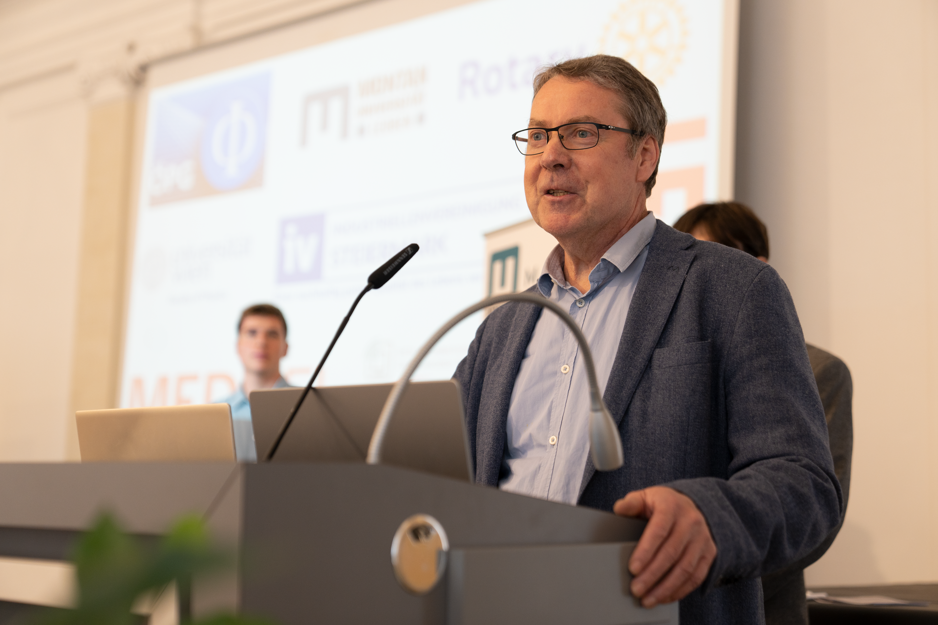 Univ.-Prof. Mag. et. Dr.rer.nat. Oskar Paris, Leiter des Lehrstuhls für Physik an der Montanuniversität Leoben hielt die Eröffnungsansprache. Foto: © MUL/Schnehen