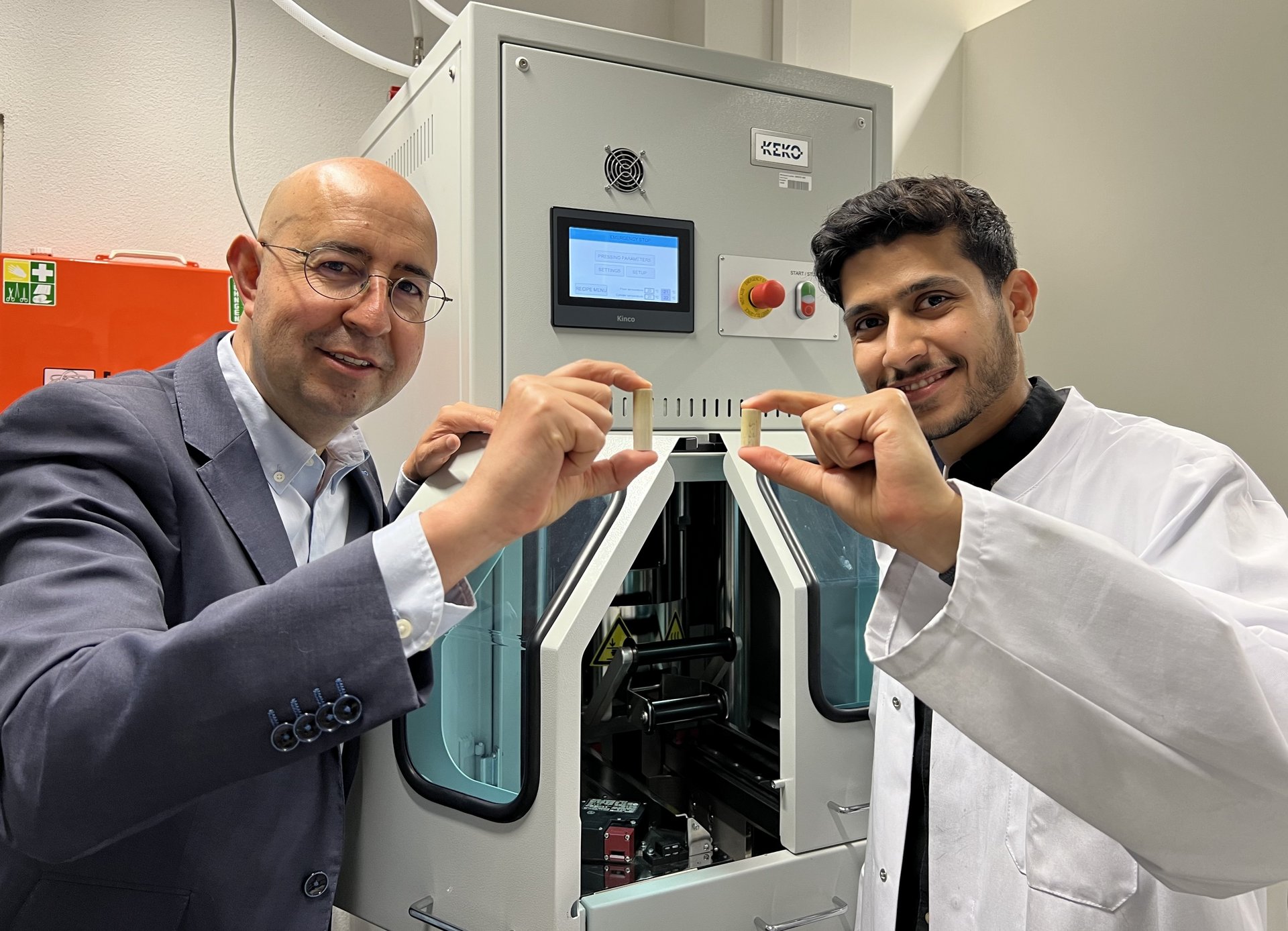 Univ. Prof. Dr. Raúl Bermejo (links) und Dipl.-Ing. Dr.mont. Abdullah Jabr (rechts). Foto: © ISKF