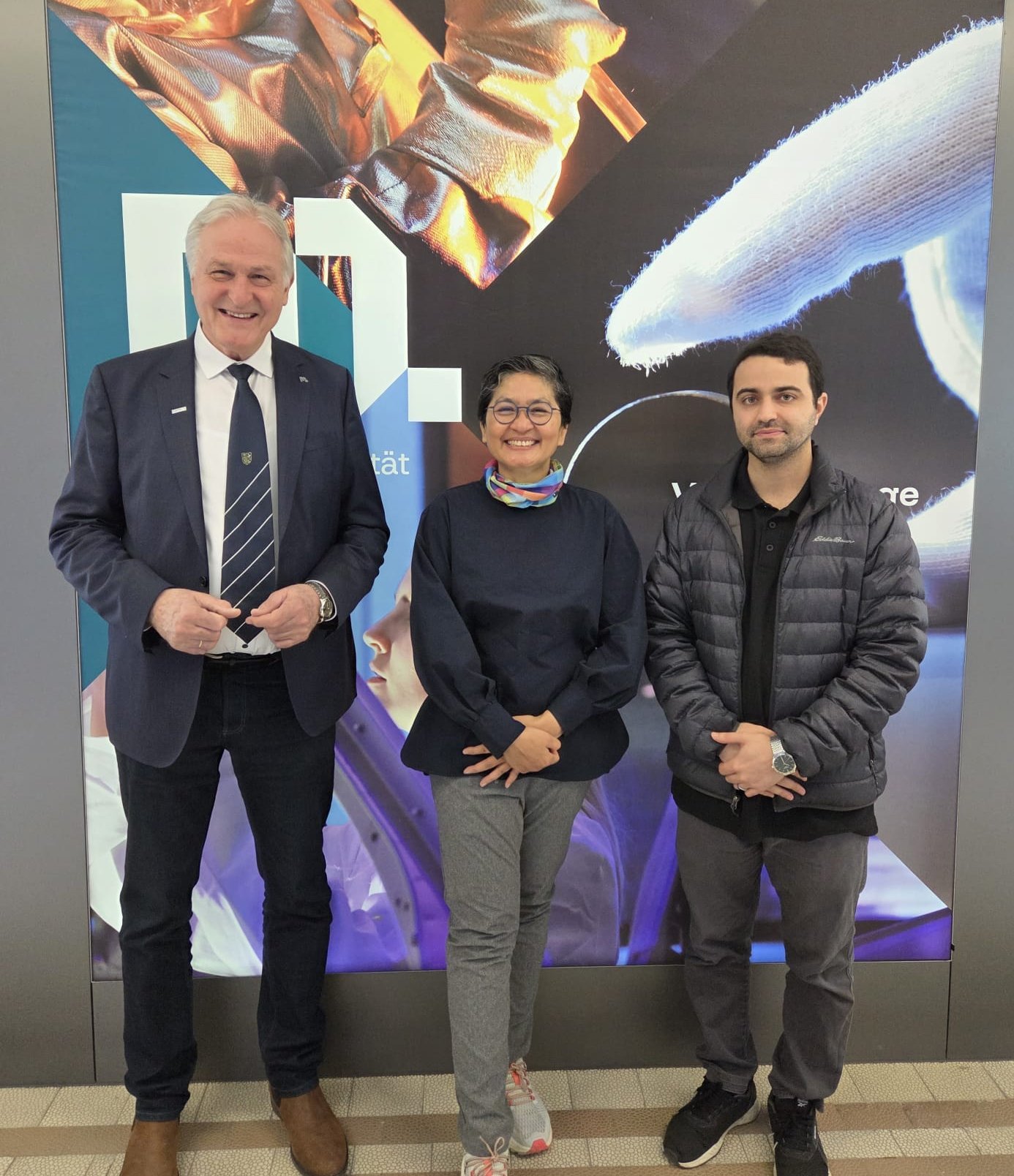 v.l.n.r.: Rektor Peter Moser, Prof. Priyakorn Pusawiro (KMUTT) und Reza Goldansaz, MSc.(International Relations, MUL). Foto: © MUL