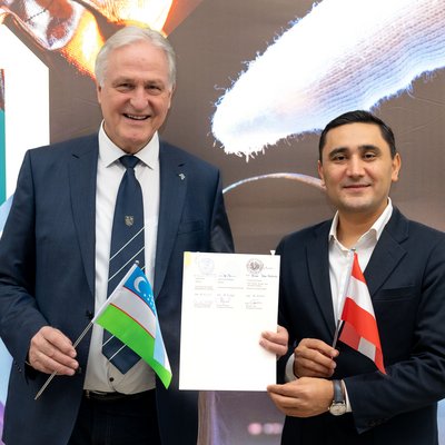 Rektor Peter Moser und Dr. Azam Kadirkhodjaev, Rektor der University of Geological Sciences (UGS). Foto: © MUL/Tauderer.