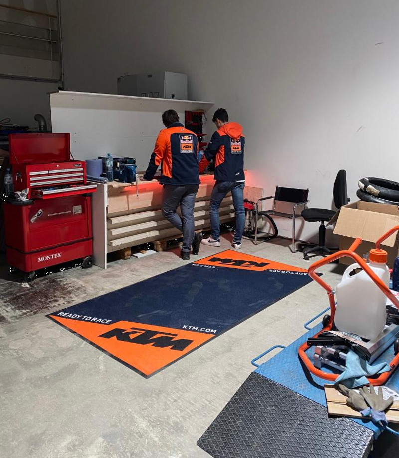 KTM unterstützt das MontanFactoryRacing-Team werkstatt_ktm_motostudent_commultiy