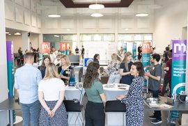 Hole dir alle Infos rund um Studium und Beruf. Foto: © MUL/Tauderer Hole dir alle Infos rund um Studium und Beruf. Foto: © MUL/Tauderer