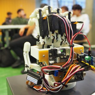 Foto: © MUL/Astrid Krenn Technisches Demonstrationsmodell einer Experimentierstation der Montanuniversität Leoben zeigt praxisnahe Forschung zu Datenanalyse und nachhaltiger Ressourcennutzung.