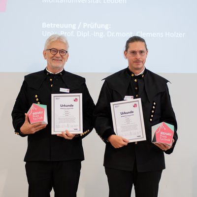 Univ.-Prof. Dr. Clemens Holzer (l.) und Dr. mont. Lukas Hentschel (r.). Foto: © REHAU