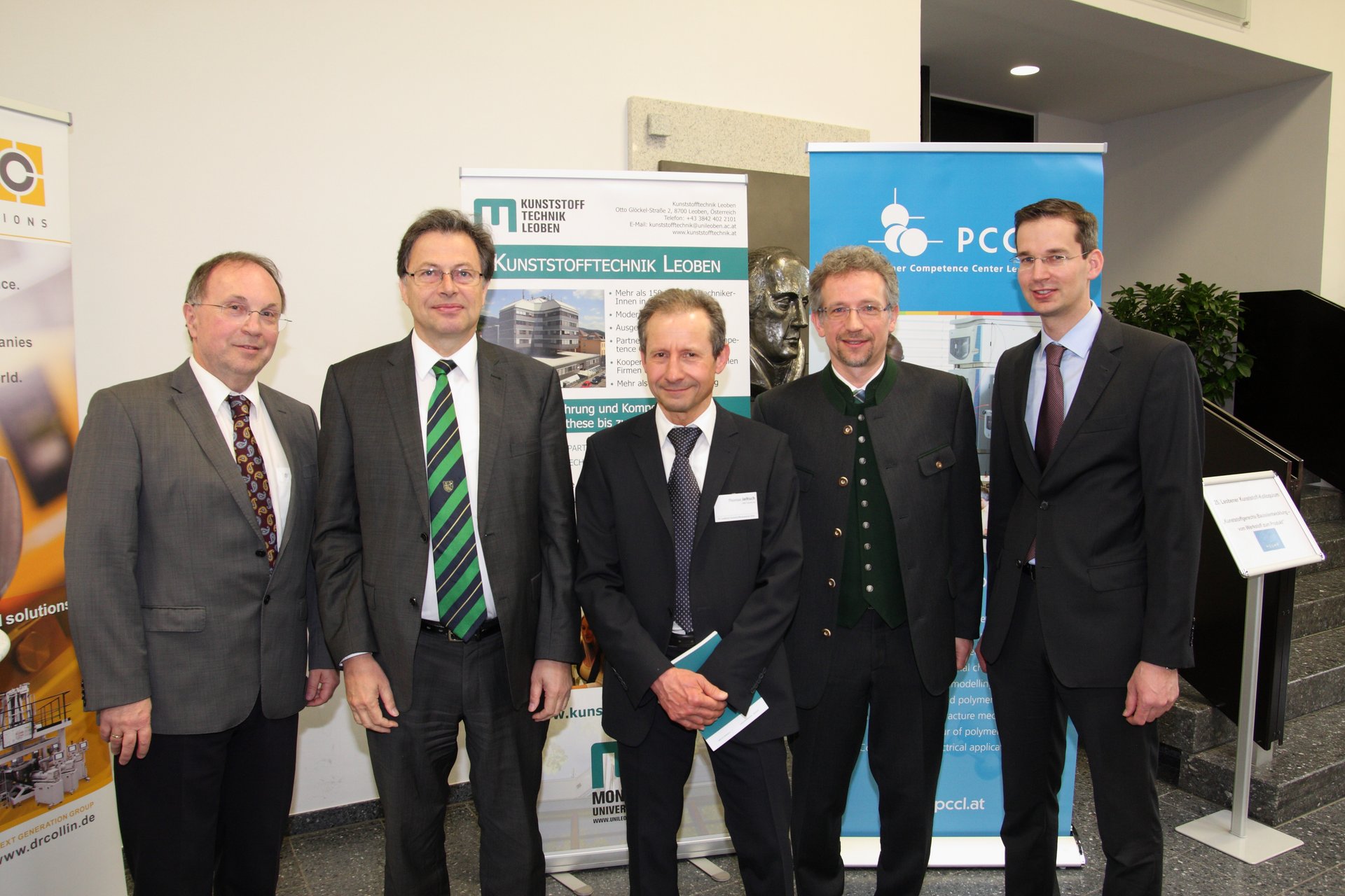 von links Stadtrat Willibald Mautner, Rektor Wilfried Eichlseder, Plenarvortragender Thomas Jeltsch (EMS Chemie), Gerald Pinter (Departmentleiter Kunststofftechnik), Martin Payer (CEO Polymer Competence Center Leoben)