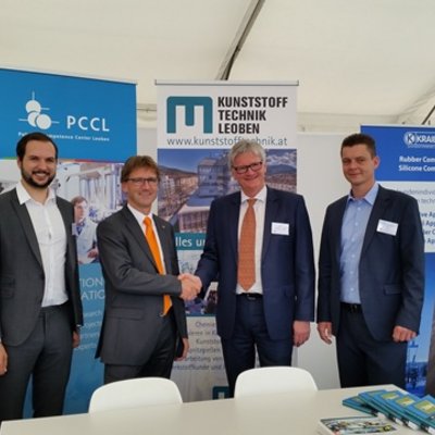 v.l.n.r. Bernhard Lechner (PCCL), DI Thomas Hutterer (PCCL), CEO DI Wolfgang Meyer (MAPLAN), Prof. Walter Friesenbichler, DI Roman Kerschbaumer (PCCL) 