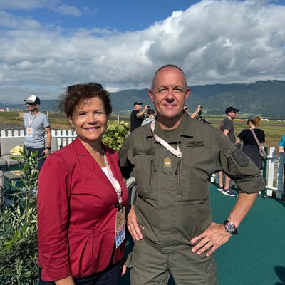 Generalmajor Martin Dorfer vom österreichischen Bundesheer und Christina Holweg, Vizerektorin für Marketing und Stakeholder Management der Montanuniversität Leoben bei der AirPower 2024 in Zeltweg