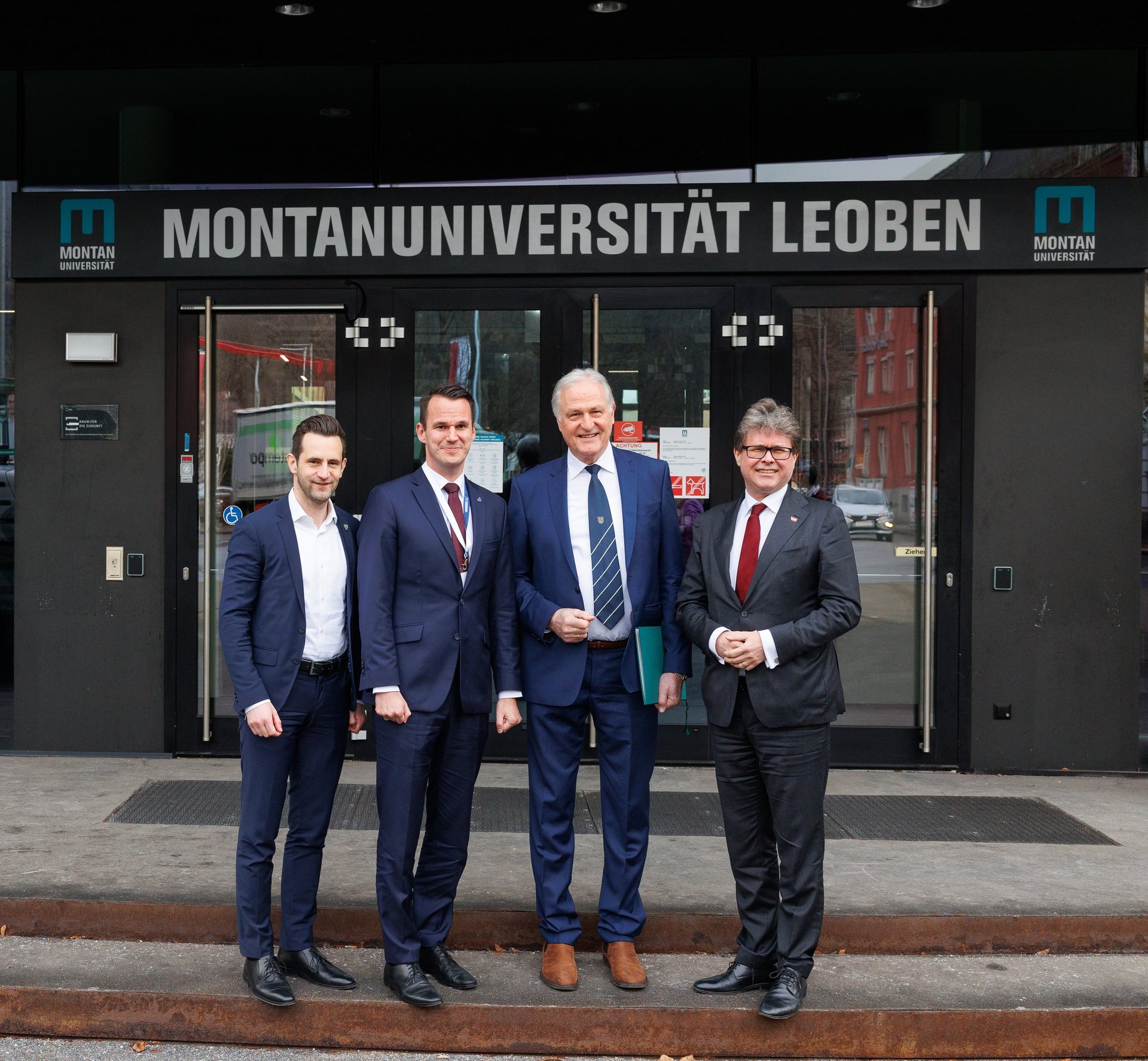 v.l.n.r.: Klubobmann Lukas Jakob Schnitzer, Landesrat Stefan Hermann, Rektor Peter Moser und Bundesminister Martin Polaschek, Foto: © MUL/Stöbbauer.