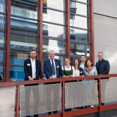 Das gesamte Rektorat der Montanuniversität war bei der Eröffnung dabei. v.l.n.r. Univ.-Prof. Thomas Grießer, Rektor Peter Moser, Vizerektorin Manuela Raith, Dr. Alice Lassnig, Vizerektor Helmut Antrekowitsch, Vizerektorin Christina Holweg, Vizerektor Thomas Prohaska. Foto: © MUL/Schnehen