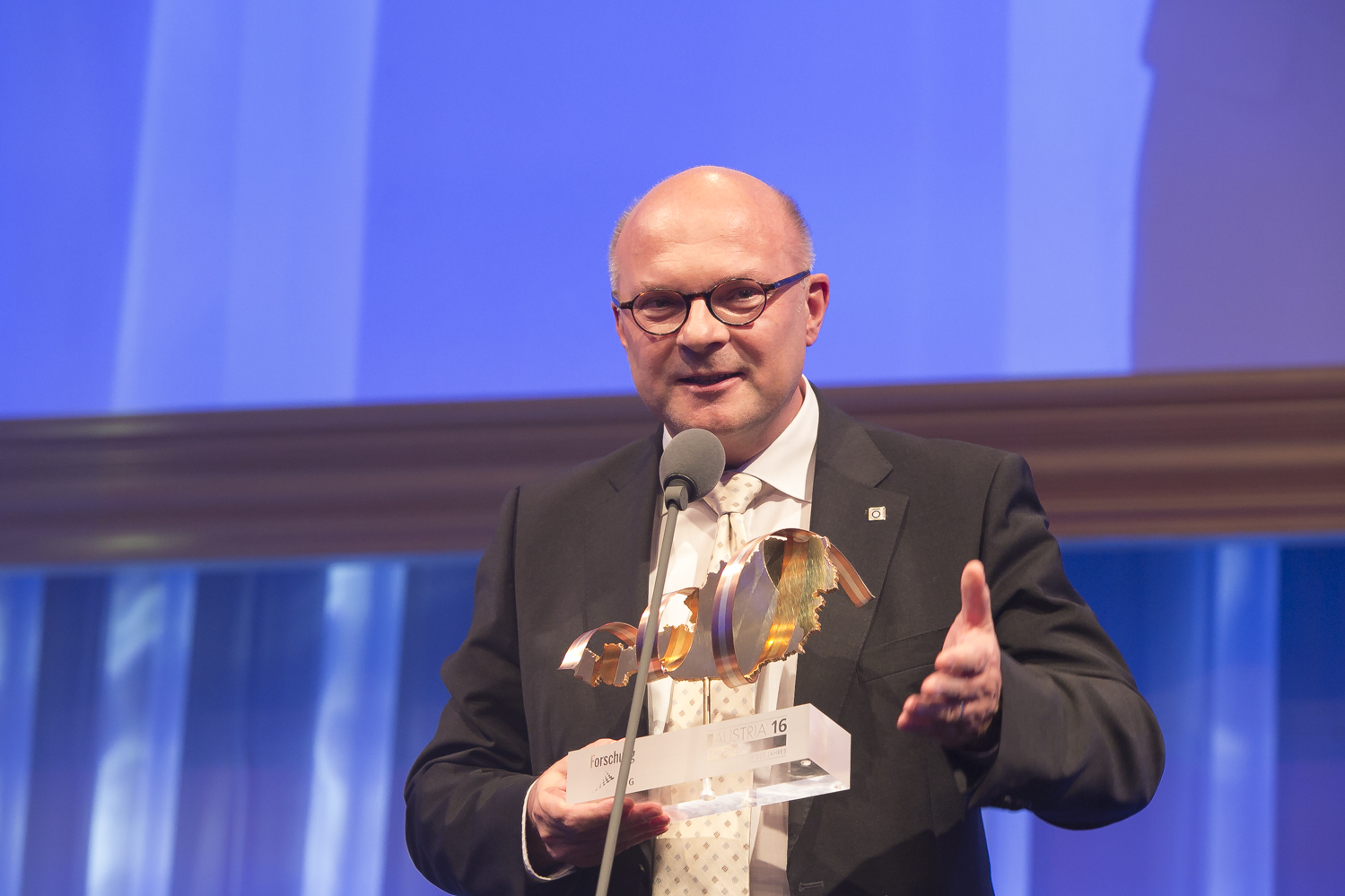 Univ.-Prof. Dr. Robert Galler bei der Preisverleihung (Fotocredit: Mirjam Reither)